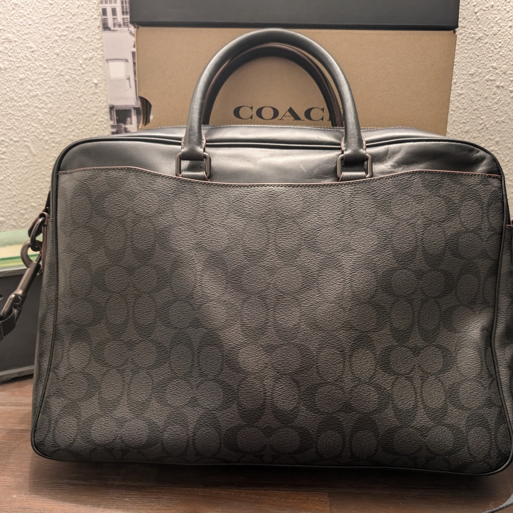 Coach Men’s Black Signature And Oxblood Briefcase with Strap - Picture 3 of 4